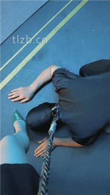 图片[2]_【东营天香百合】跪舔口水脏鞋底/揪耳朵/高跟踩乳_HD绳艺资源