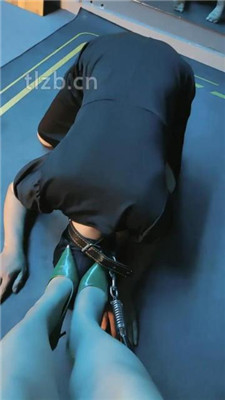 图片[3]_【东营天香百合】跪舔口水脏鞋底/揪耳朵/高跟踩乳_HD绳艺资源