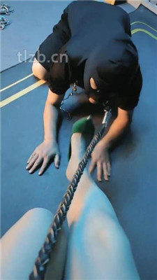 图片[4]_【东营天香百合】跪舔口水脏鞋底/揪耳朵/高跟踩乳_HD绳艺资源