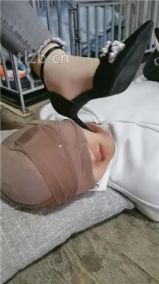 【大美】换3双鞋全体重踩踏_HD绳艺资源