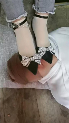 图片[6]_【大美】换3双鞋全体重踩踏_HD绳艺资源