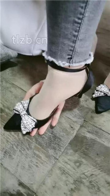 图片[14]_【大美】换3双鞋全体重踩踏_HD绳艺资源