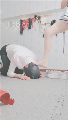 图片[15]_【果儿】手铐绳艺技巧/小白鞋肉丝踩/转胯骑马/闻鞋窝_HD绳艺资源