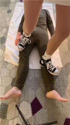 图片[4]_【武汉爱丽丝】高帮帆布鞋白袜全体重踩_HD绳艺资源