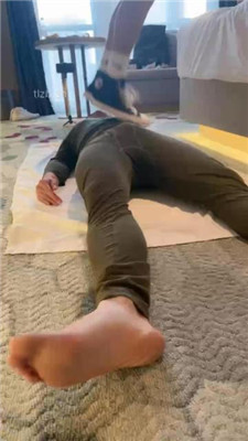 图片[10]_【武汉爱丽丝】高帮帆布鞋白袜全体重踩_HD绳艺资源