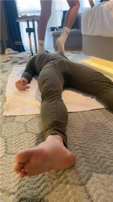 图片[11]_【武汉爱丽丝】高帮帆布鞋白袜全体重踩_HD绳艺资源