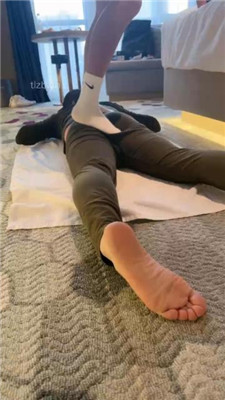 图片[13]_【武汉爱丽丝】高帮帆布鞋白袜全体重踩_HD绳艺资源