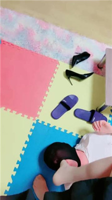 图片[2]_【北京艾琳】美容技师肉丝脚踩虐【下】_HD绳艺资源