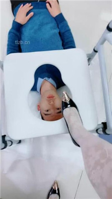 【美离子】高跟白丝诱惑踩狗头_HD绳艺资源