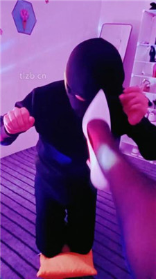 【bibi团】丝袜高跟恋足狂舔踩虐_HD绳艺资源