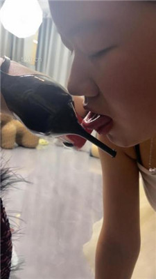 图片[18]_【瑶瑶】母畜-喂拉丝口水/腿绞窒息/sp/高跟狂舔_HD绳艺资源