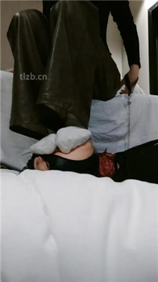 图片[5]_【玥野兔】狂舔短靴原味棉袜裸足_HD绳艺资源