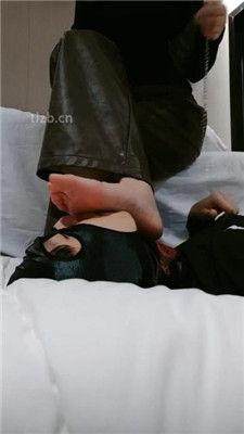 图片[11]_【玥野兔】狂舔短靴原味棉袜裸足_HD绳艺资源