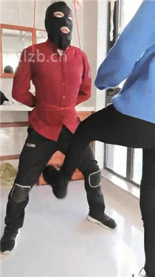 图片[4]_【凌儿】跪舔短靴原味棉袜/绳艺技巧/转胯/人肉座椅_HD绳艺资源