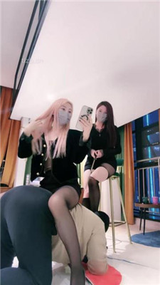 【梦樱】双S-素人闺蜜-高跟黑丝虐-圈养狗脸/踩踏藤条抽_HD绳艺资源