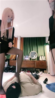 图片[10]_【梦樱】双S-素人闺蜜-高跟黑丝虐-圈养狗脸/踩踏藤条抽_HD绳艺资源