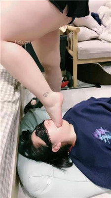 图片[20]_【小羊】双母畜下跪犯贱-训练恋足舔-高跟踩掐脖窒息_HD绳艺资源