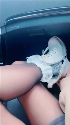 【桃子老师】车内黑丝白袜诱惑司机【完整版】_HD绳艺资源