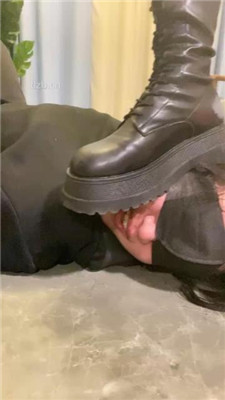 图片[9]_【小怪人】长靴黑丝踩踏碾压/骑马/跪舔臭脚_HD绳艺资源