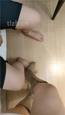 【广州丝主】品尝裸足/闻长靴鞋窝_HD绳艺资源