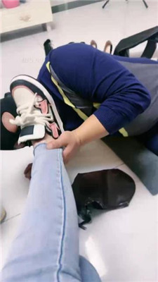 图片[6]_【蜜糖情侣】物化圈养奴做擦鞋器_HD绳艺资源