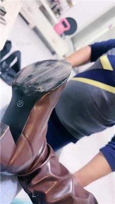 图片[12]_【蜜糖情侣】物化圈养奴做擦鞋器_HD绳艺资源