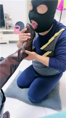 图片[14]_【蜜糖情侣】物化圈养奴做擦鞋器_HD绳艺资源