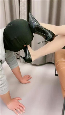 图片[3]_【赵奈奈】跪舔高跟丝袜美腿_HD绳艺资源