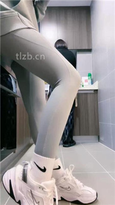 【维妮】母畜-狗笼囚禁-跪舔运动鞋白棉袜_HD绳艺资源