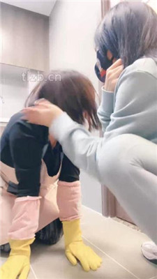 图片[9]_【维妮】母畜-狗笼囚禁-跪舔运动鞋白棉袜_HD绳艺资源