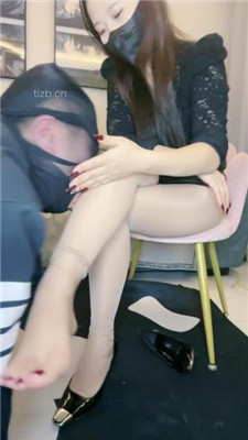 图片[8]_【思雅】跪舔高跟裸足/喂圣水_HD绳艺资源