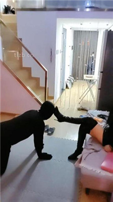 【黑玫瑰】贱奴跪舔长靴/转胯爬行_HD绳艺资源