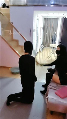 图片[6]_【黑玫瑰】贱奴跪舔长靴/转胯爬行_HD绳艺资源