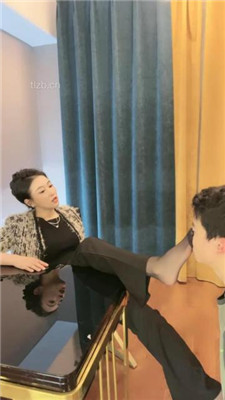 图片[11]_【鑫儿教头】骑脖胯下辱/高跟踩狗舌/桌底踩狗_HD绳艺资源