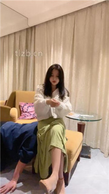 图片[4]_【Alina七】坐狗头/品尝原味裸足/物化人肉坐垫/骑脖打手心_HD绳艺资源