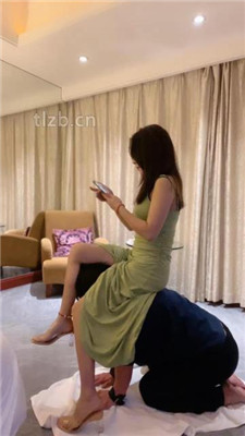 图片[13]_【Alina七】坐狗头/品尝原味裸足/物化人肉坐垫/骑脖打手心_HD绳艺资源