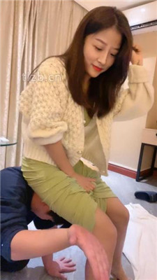 图片[19]_【Alina七】坐狗头/品尝原味裸足/物化人肉坐垫/骑脖打手心_HD绳艺资源