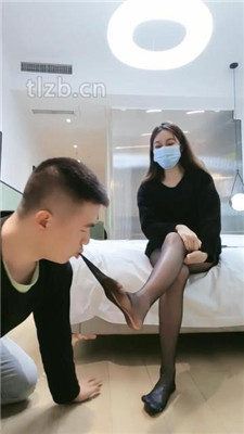 图片[18]_【重庆男神】开发路人S-抽耳光/骑马训练/短靴踩踏/黑丝脚喂酸奶_HD绳艺资源