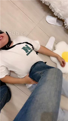 图片[11]_【苏晗】小白鞋高跟踩脚垫/跪舔白袜裸足_HD绳艺资源