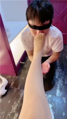 图片[10]_【玥樾】刑具吊绑-鞋底清理器/插嘴/肉丝诱惑_HD绳艺资源