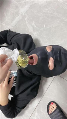 图片[19]_【奶味茶茶】舔毛拖鞋/白袜插嘴/艺术圣水/踩踏【完整版】_HD绳艺资源