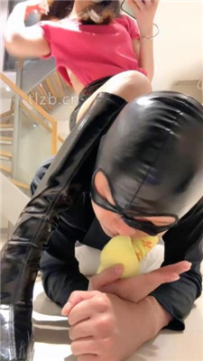 图片[9]_【草莓奶昔】长靴裸足诱惑家奴_HD绳艺资源