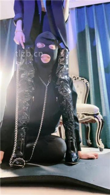 图片[7]_【陈莹斯】长靴踩踏脚垫/闻舔原味黑丝/人肉坐垫_HD绳艺资源