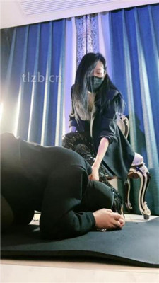 图片[8]_【陈莹斯】长靴踩踏脚垫/闻舔原味黑丝/人肉坐垫_HD绳艺资源