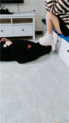 【萌宝儿】小白鞋白袜全体重踩踏/骑马_HD绳艺资源