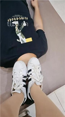 图片[4]_【嘉妮】贝壳头肉丝脚踩虐/伺候沐足_HD绳艺资源