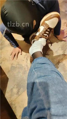 图片[2]_【舒苒】舔休闲板鞋原味黑丝_HD绳艺资源