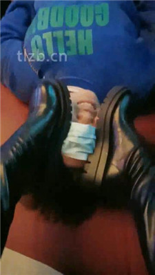 图片[2]_【爱可呀】KTV调双母畜伺候-胯下辱/舔靴恋丝足_HD绳艺资源