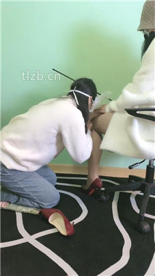 图片[9]_【柒柒学姐】女神母畜-羞涩品尝主人的高跟丝袜jio_HD绳艺资源