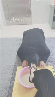 【云儿公主】圈养狗伺候主人沐足_HD绳艺资源